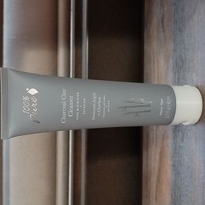 Charcoal clay cleanser